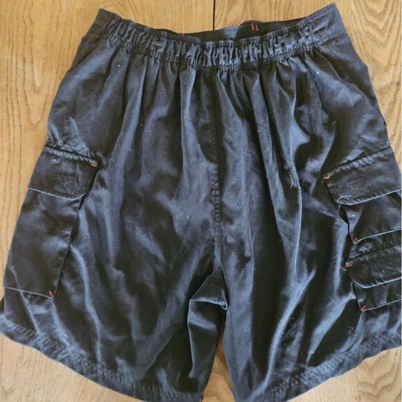 Islander Black Cargo Men's Medium Swim Shorts With Red Accents - Picture 5 of 5